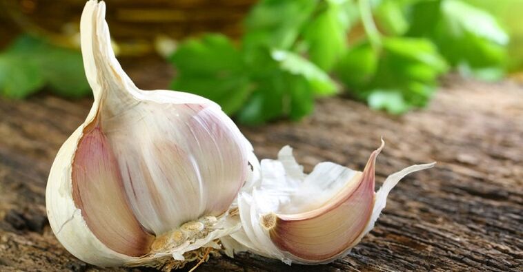Garlic is a traditional folk remedy for parasites