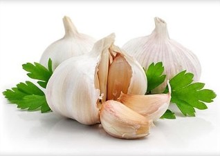 Cleaning Garlic